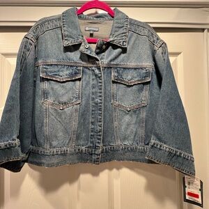 Women’s denim crop jacket size L NWT